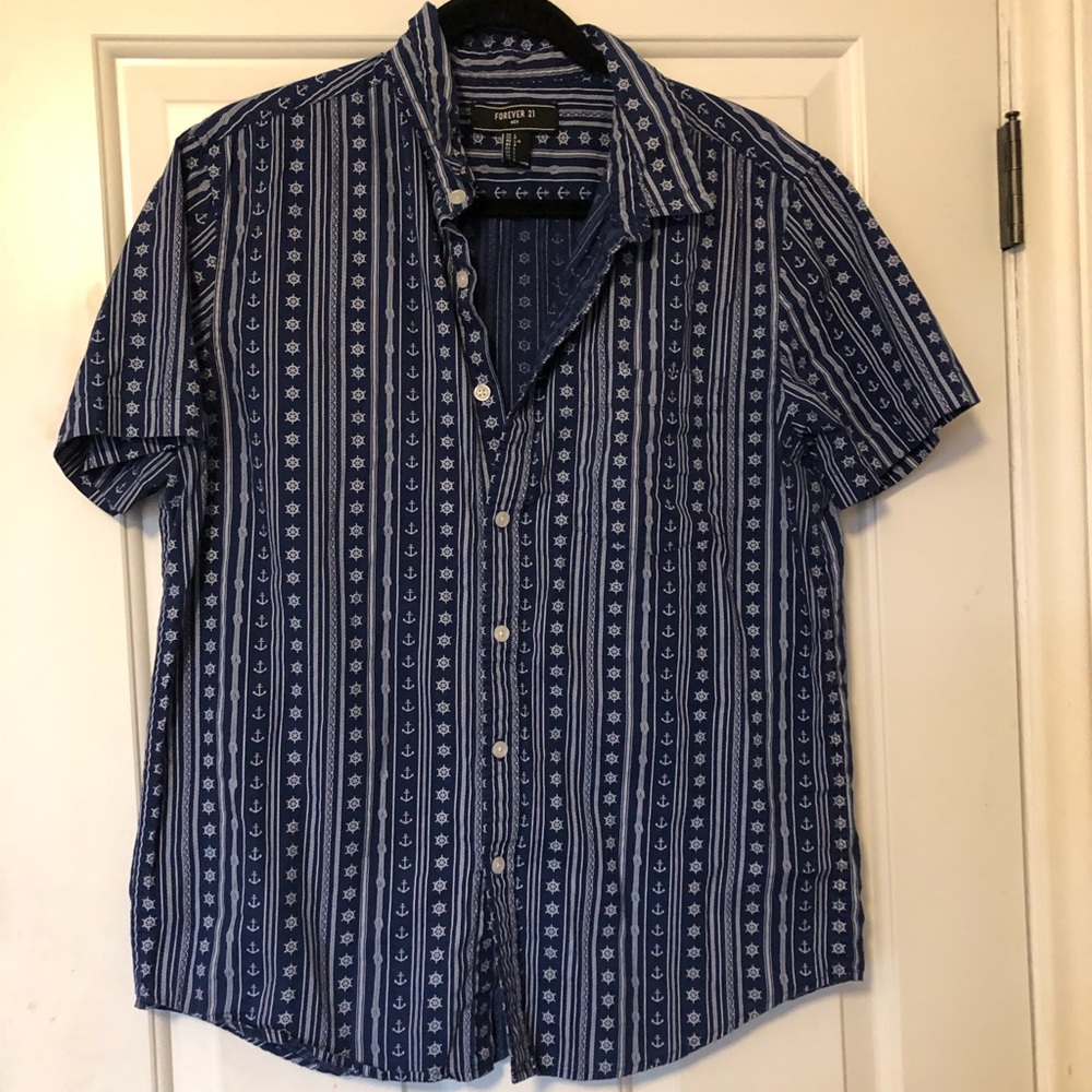 Forever 21 Blue Print wSail Wheels T-shirt Button